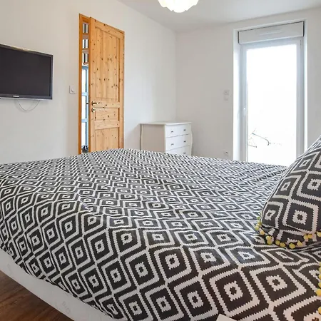 3 Bedroom Stunning In בית נופש Créances