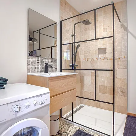 3 Bedroom Stunning In *