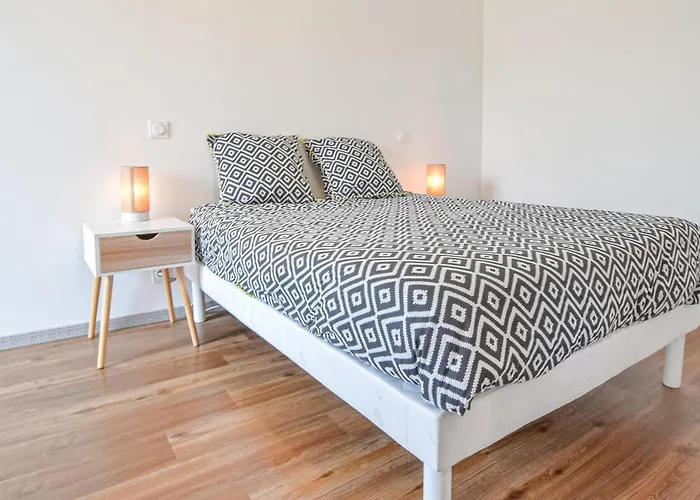 3 Bedroom Stunning In Semesterbostad *