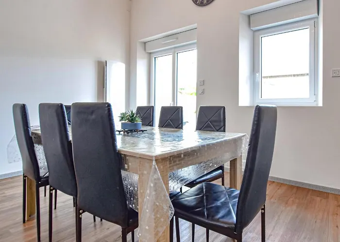 Semesterbostad 3 Bedroom Stunning In *