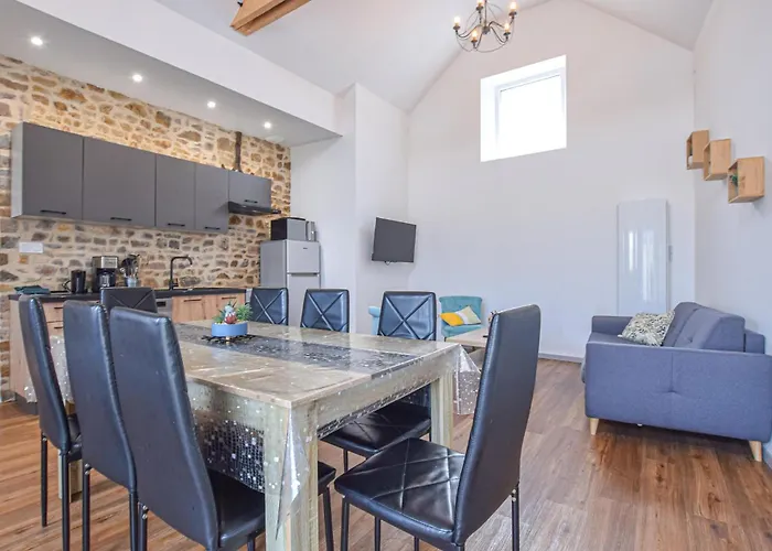 3 Bedroom Stunning In Semesterbostad *