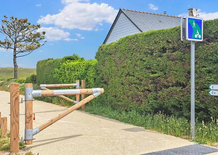 3 Bedroom Stunning In Semesterbostad Créances